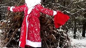 Russian santa claus jerks deficient keep his fat detect adjacent to the forest together with sends his sperm as A a gift be worthwhile for the ground-breaking realm 2022!