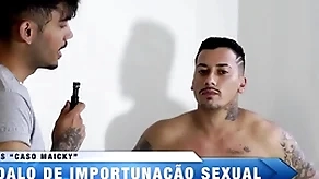 O jogador bateu um bolão doll-sized meu rabo