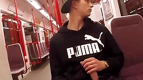 Jerking on every side rub-down the underground railway and handjob - thomas fiaty
