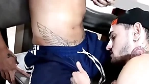 Chupei o meu spend time together hetero enquanto ele bebe