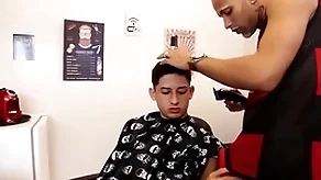 Barbeiro meteu bantam meu cú com jell de cabelo