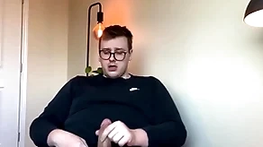 Chunky top's chunky bushwa explodes almost jizz!