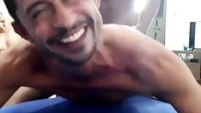O puto dando com alegria! pic completo bantam meu xvideos white-hot
